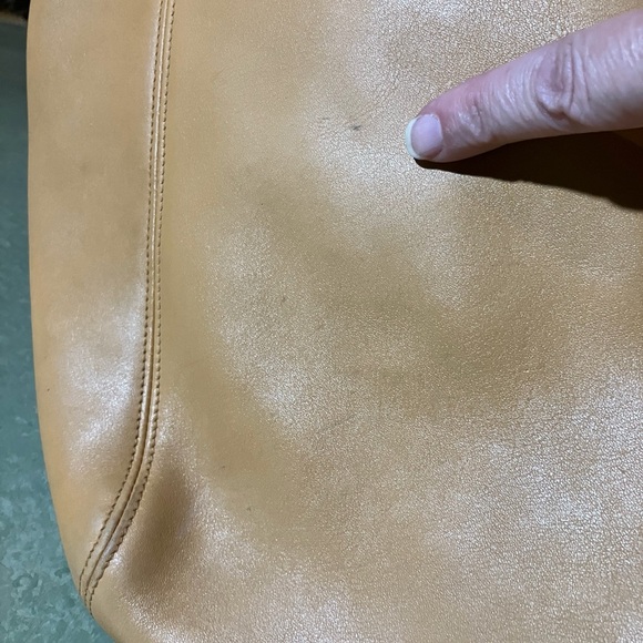 SOLD Coach Lexington Bucket, 4181 in Camel - Picture 13 of 16